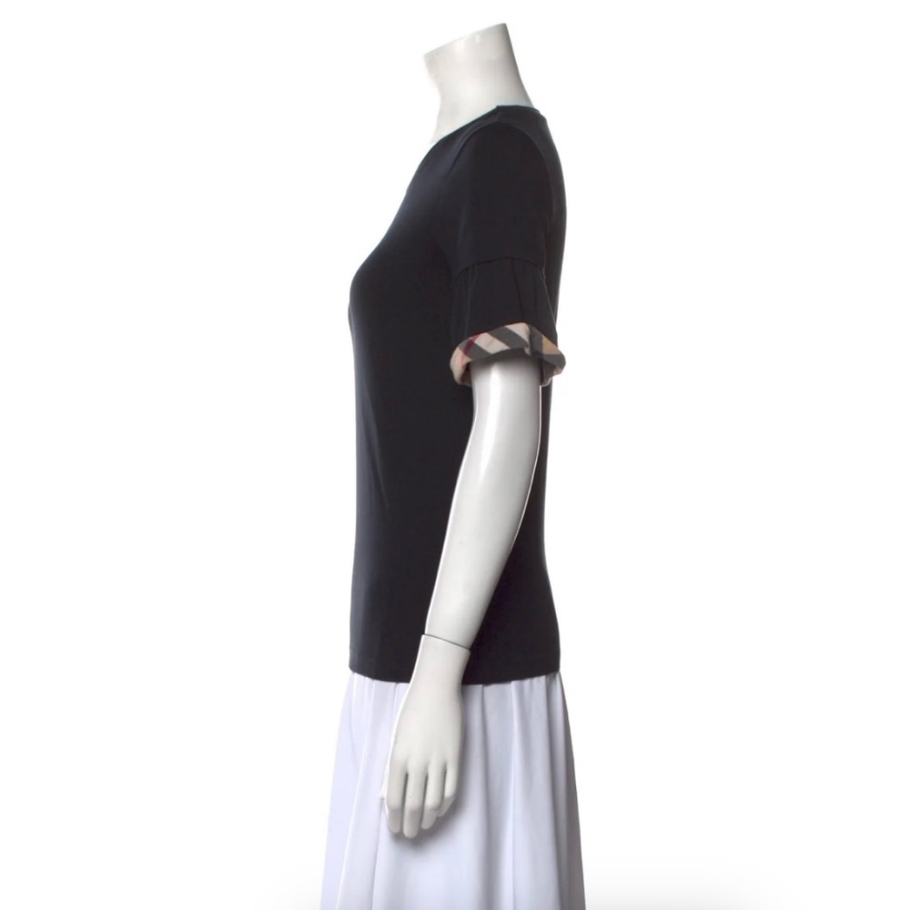 BURBERRY Crew Neck Short Sleeve T-Shirt
Size: XL. Pit to pit: 20 inches. - Picture 3 of 8